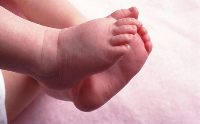 MPs warn of neonatal care crisis