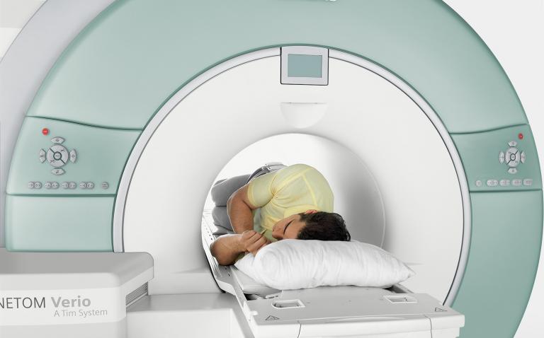 MRI machine detects deep endometriosis prior to surgery
