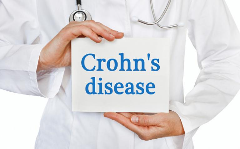Symptom improvement in moderately to severely active Crohn's disease with ustekinumab