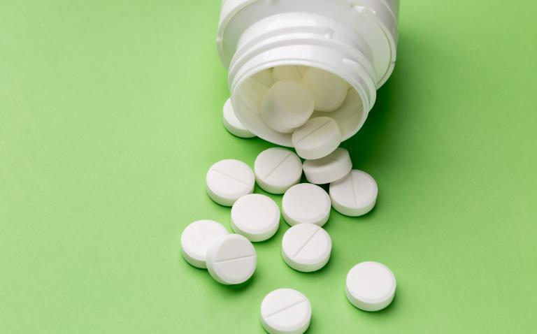 Offer daily aspirin to those with inherited genetic condition to reduce risk of cancer