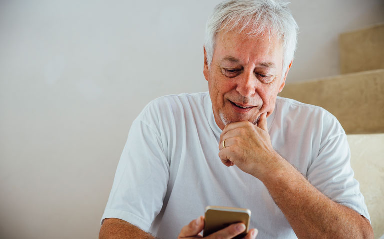 Can smartphone apps improve medication adherence?