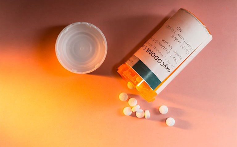 Opioid analgesic equivalent to placebo for relief of acute low back and neck pain