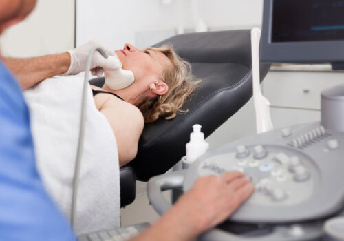 Ultrasonography superior to clinical assessment for lymph node metastases in SCC