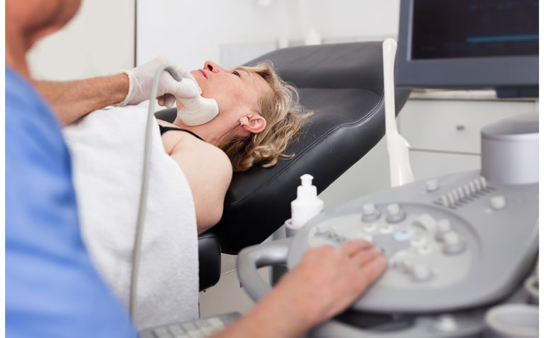 Ultrasonography superior to clinical assessment for lymph node metastases in SCC