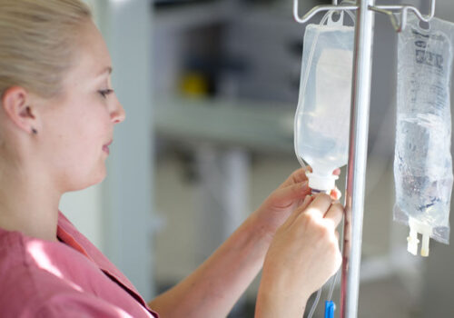 IV paracetamol clinically equivalent to hydromorphone for acute pain relief in older adults at ED