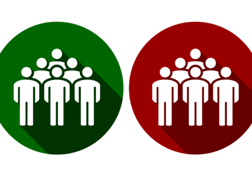 A green circle with a pyramid of six people inside and the same in red on the right hand side to illustrate the impact that previous biologic exposure has on drug survival and treatment selection in psoriasis